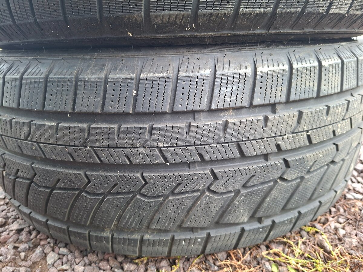 235/50/19 zimné austone - 7