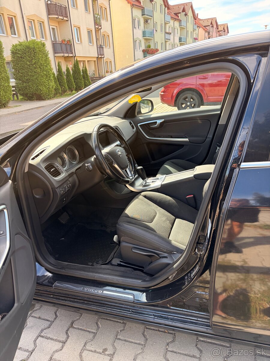 Volvo V60 D4 2.0L - 7