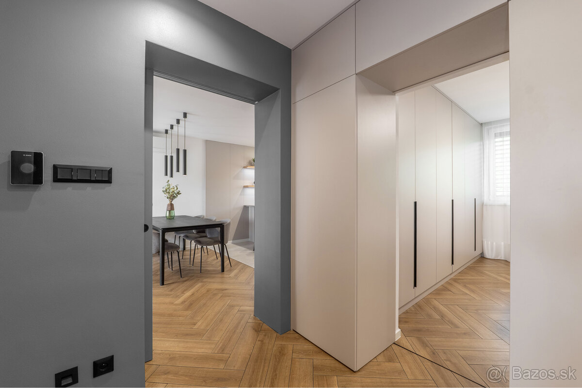 Dizajnový 3-izbový byt kompletne zariadený s garážou - 7