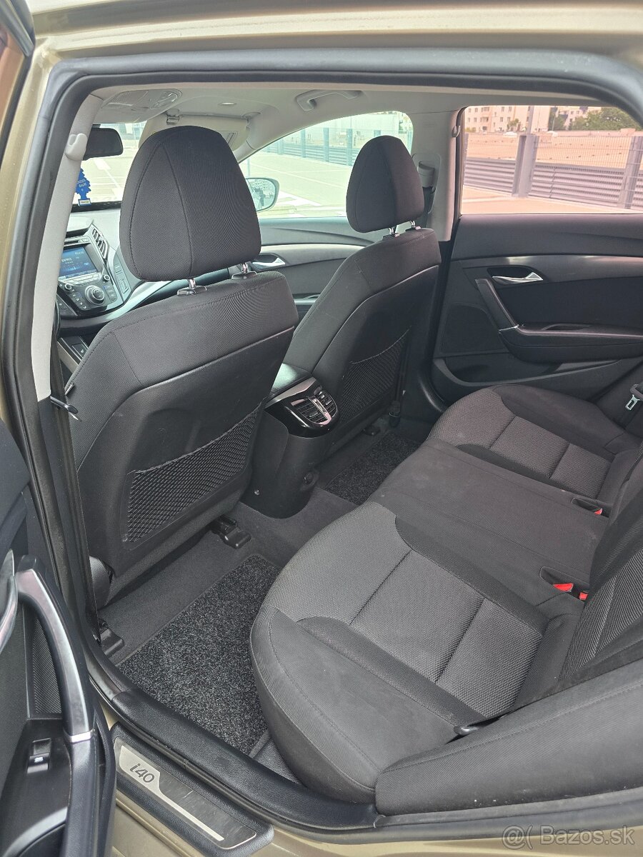 Predám Hyundai i40 CW 1.7CRDI - 7