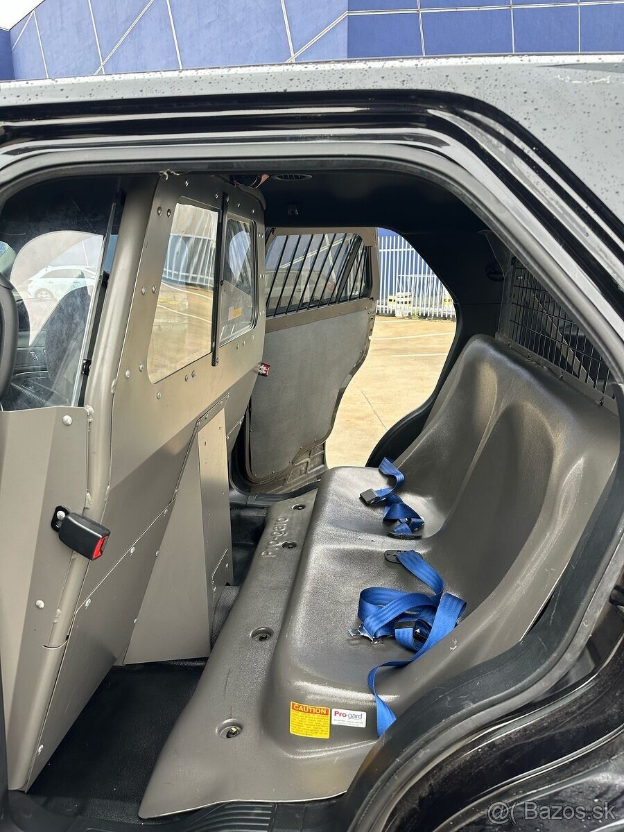 NA PREDAJ: POLICAJNÝ ŠPECIÁL FORD EXPLORER INTERCEPTOR 2019 - 7