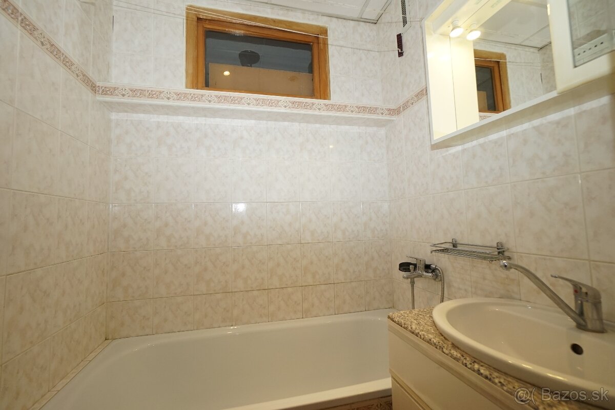 Pekný zariadený 2i byt s umývačkou, TV a wifi - Trieda SNP - 7