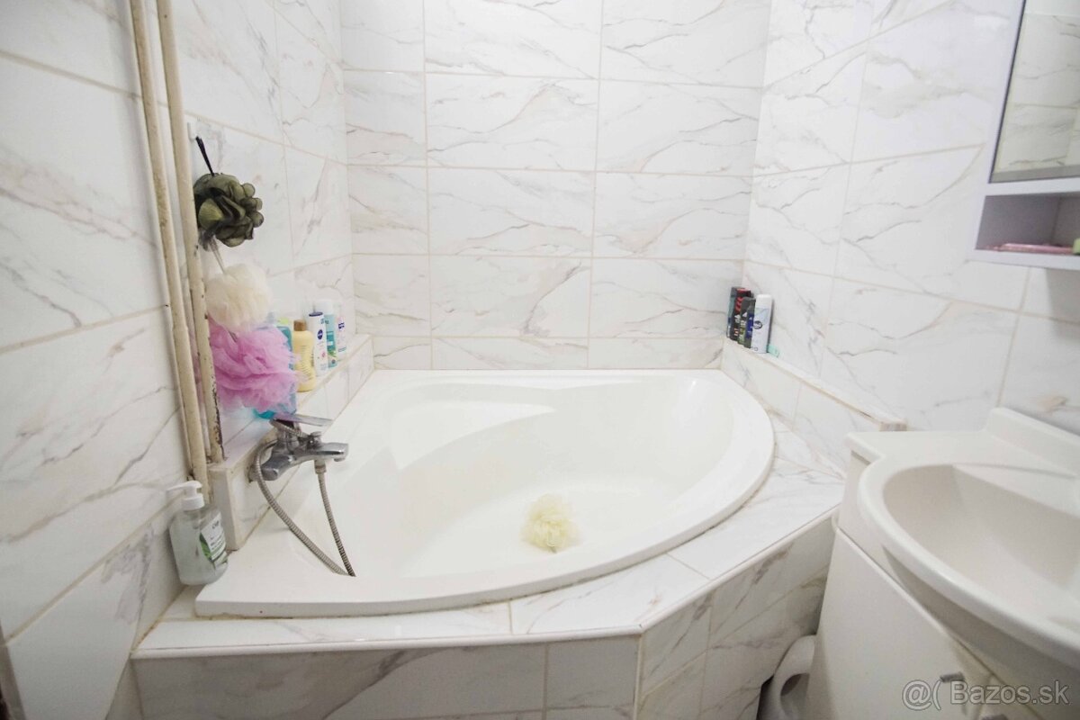 Tehlový 2-izbový byt v centre, Nové Zámky - 7