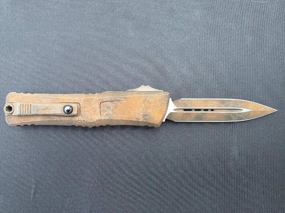 Microtech Combat Troodon Gen III Plague Outbreak - 7