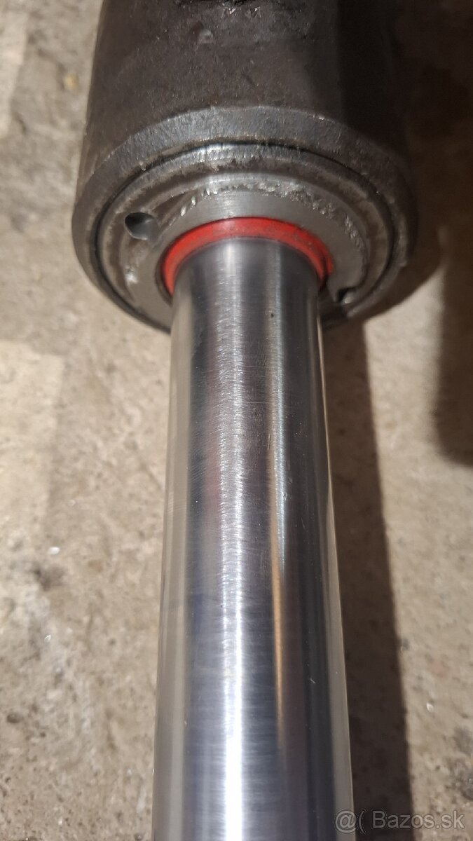 Hydraulicky piest - 7