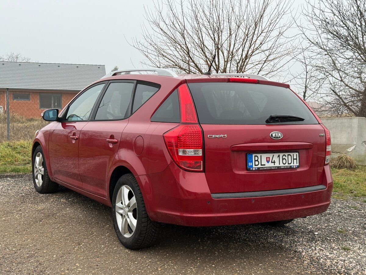 Kia ceed sw 1.6 CRDi VGT 115k 2012 Odpočet Dph - 7