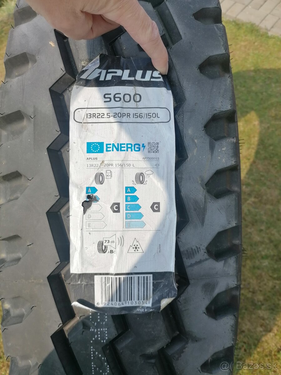 Nakladne pneumatiky 13R 22,5 - 7