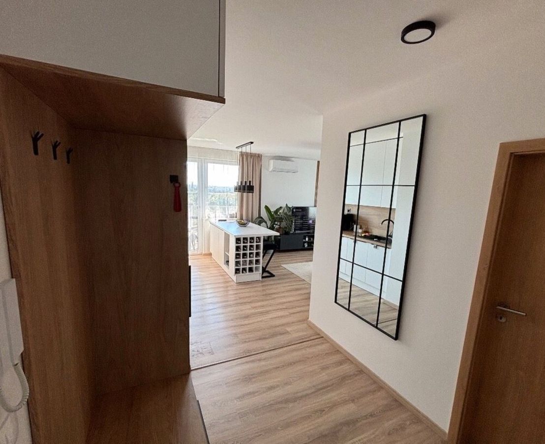 Na prenájom 3izbový byt s balkónom Ovocné sady, ulica Ivansk - 7