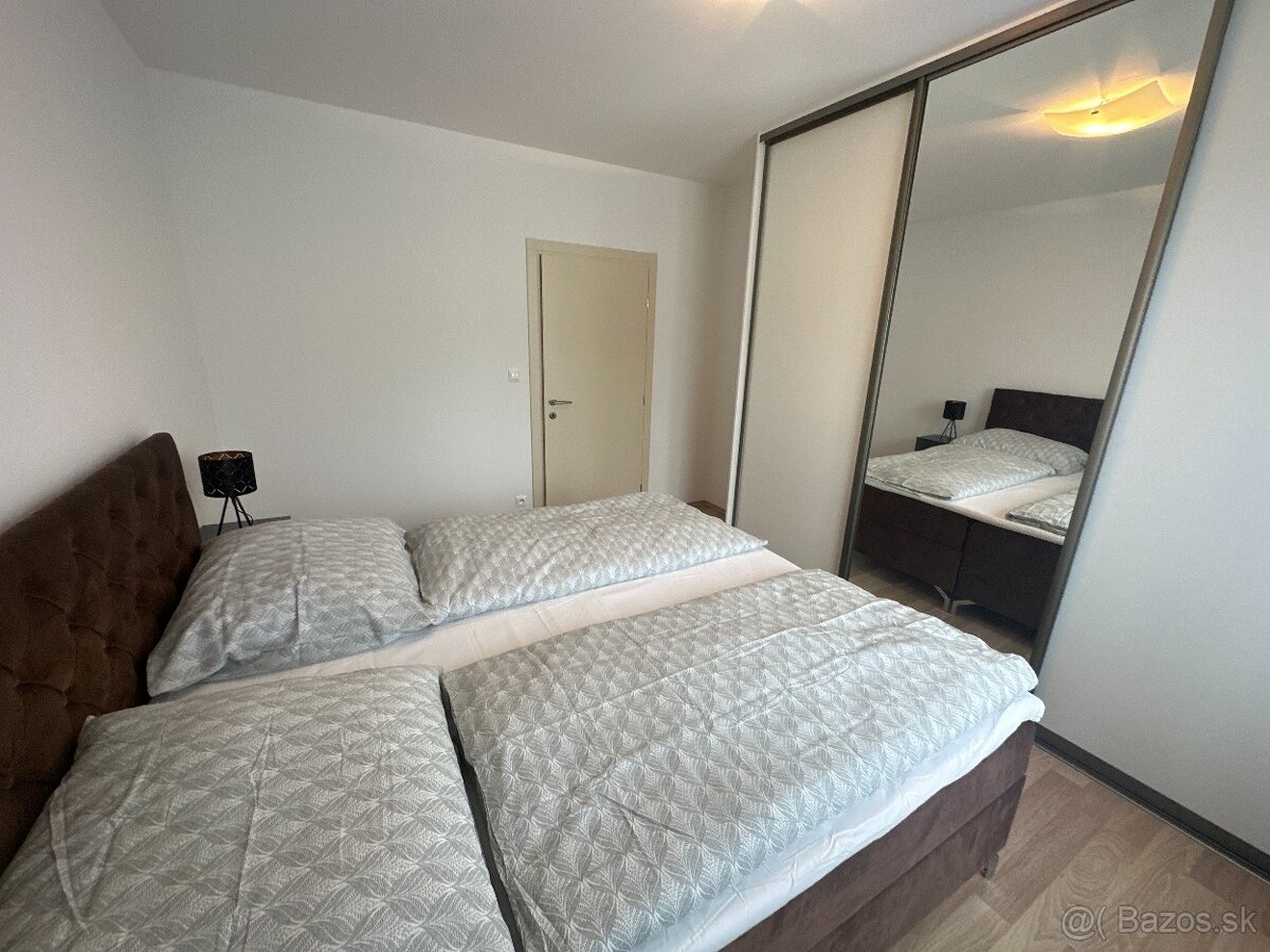 Prenájom 2-izbového bytu v novostavbe s garážovým státím - 7