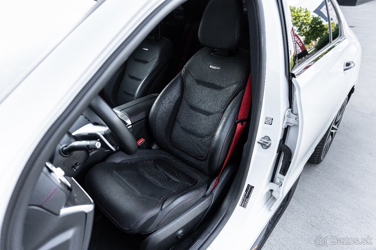 Mercedes C43 AMG 4matic+ Na prenájom - 7