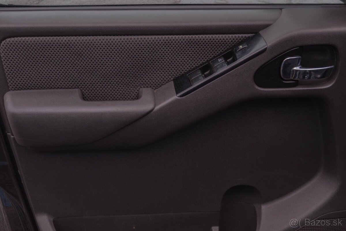 Nissan Navara DoubleCab 2.5D LE A/T - 7