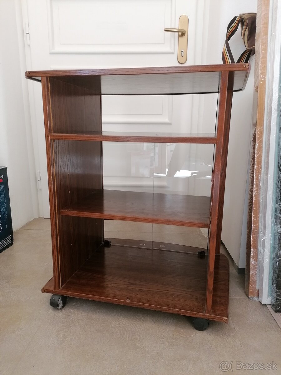 Skrinka pod TV - 7