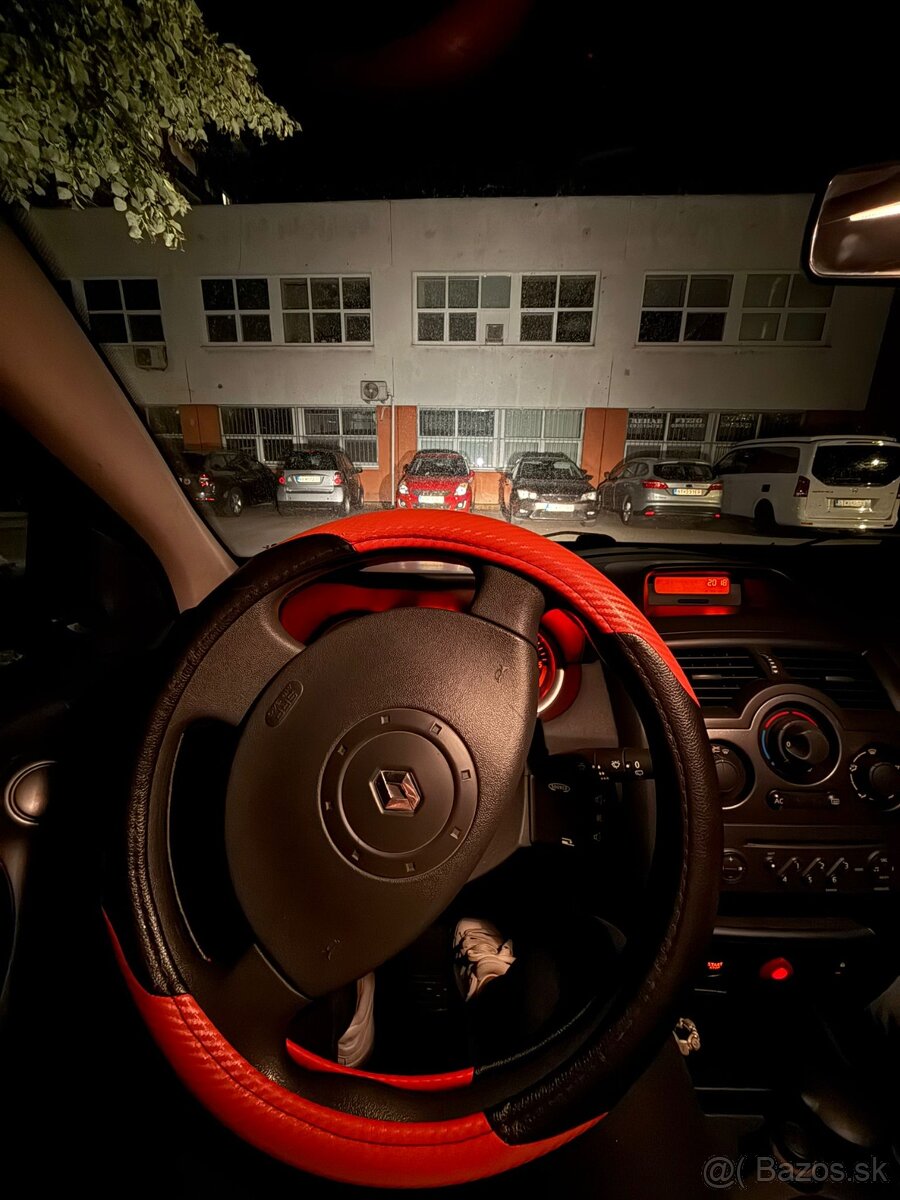 Renault Mégane 1.4 16V - 7