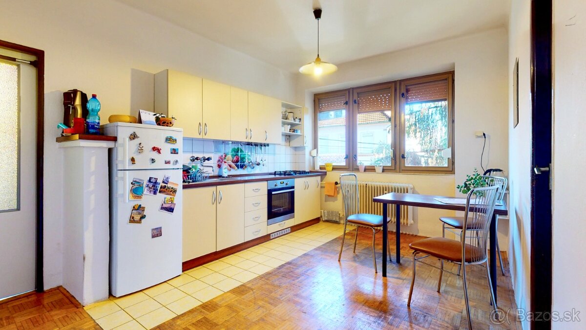 Rodinný dom blízkosti centra mesta a mestského parku v LC - 7