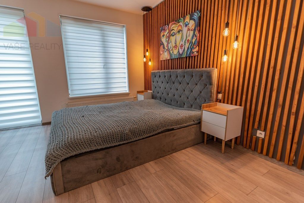 Na predaj luxusný 2-izbový byt s dvoma balkónmi, garážou a v - 7