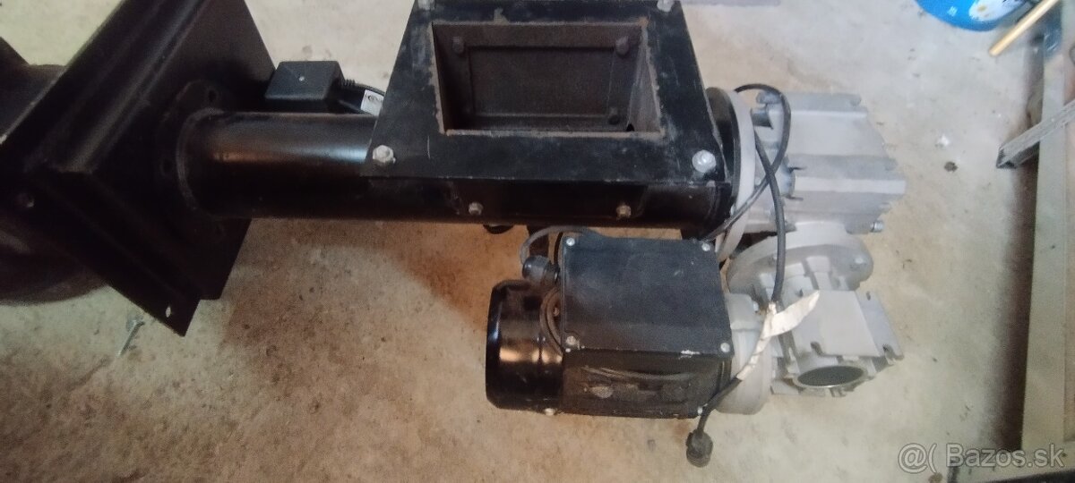 Podávač + zásobník - 7