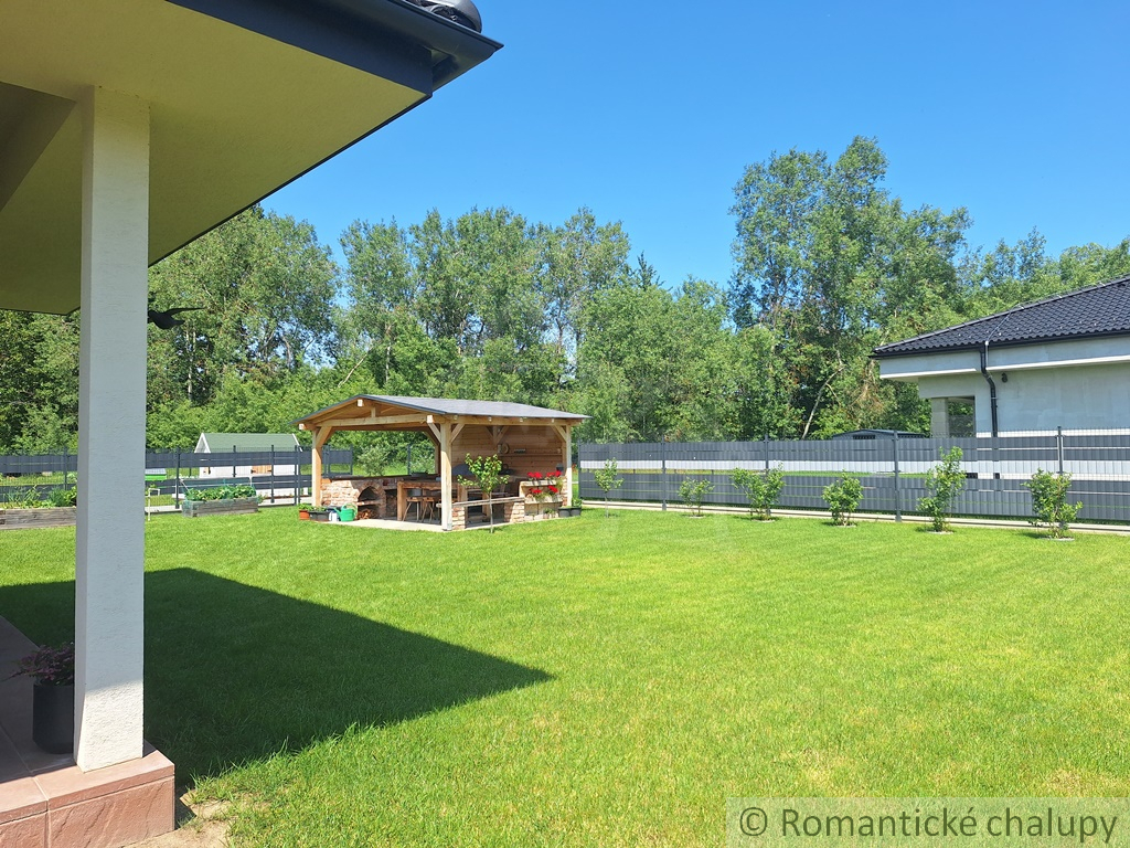 Novostavba bungalovu s veľkým pozemkom 909 m2 v obci Ivach - 7