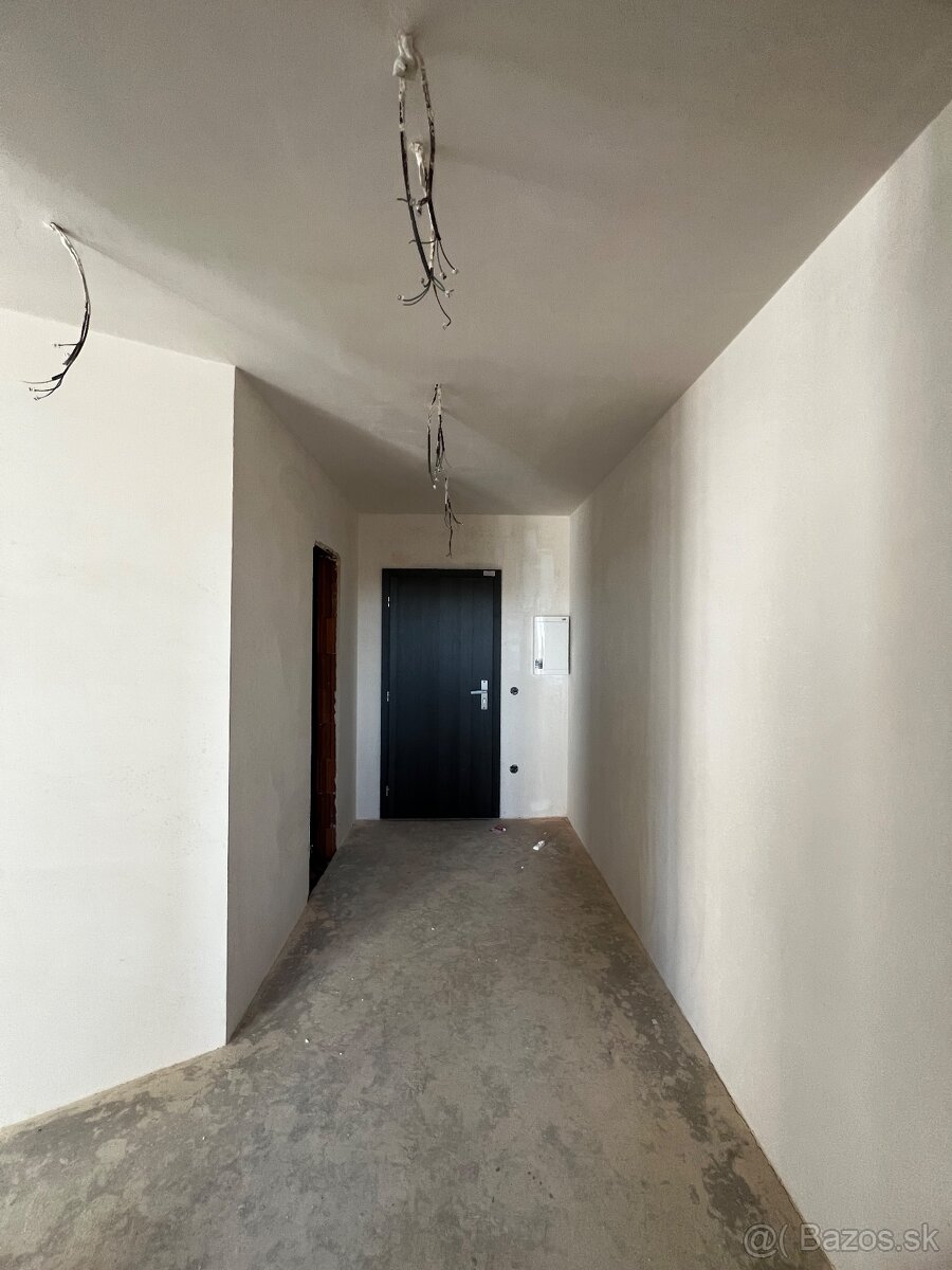 SIMI real - novostavba- 3 izbový byt s lódžiou s každej izby - 7