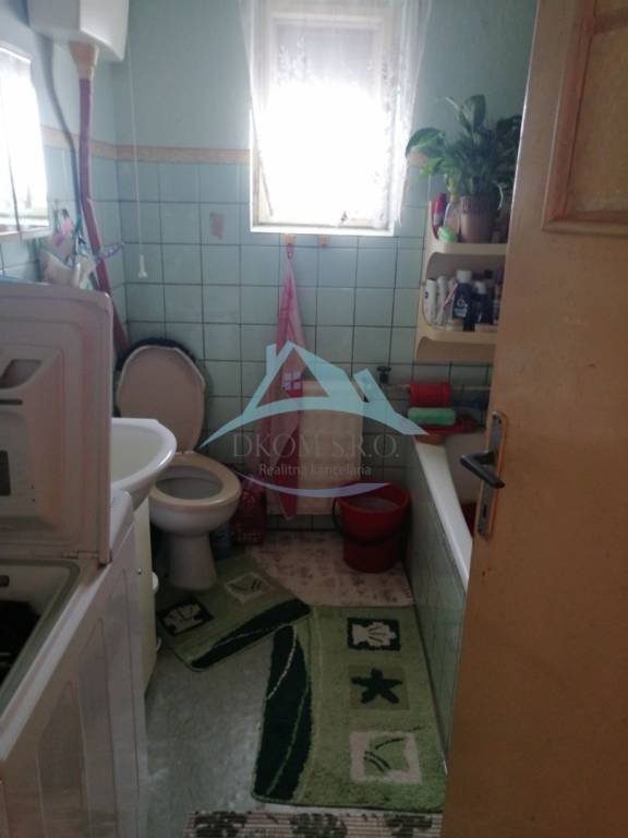 Priestranný rodinný dom v obci Bajka na predaj - 7