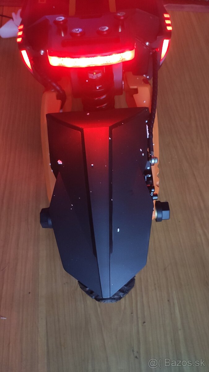 KuKirin G3 Pro 2025 - ZARUKA - 0 Kilometrov - 7