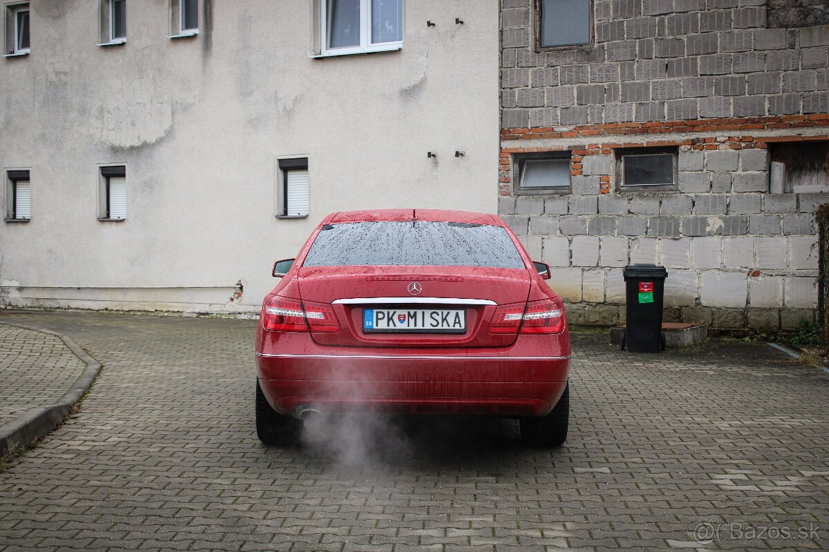 Mercedes-Benz E trieda Kupé 200 BlueEFFICIENCY 7G - 7