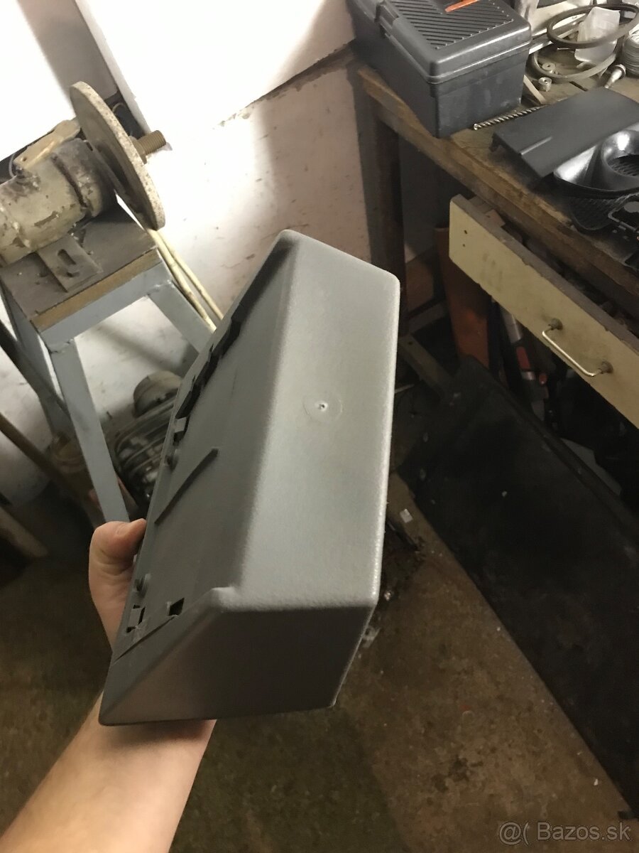 Škoda Felicia GLXI Skrinka Pod Rádio - 7