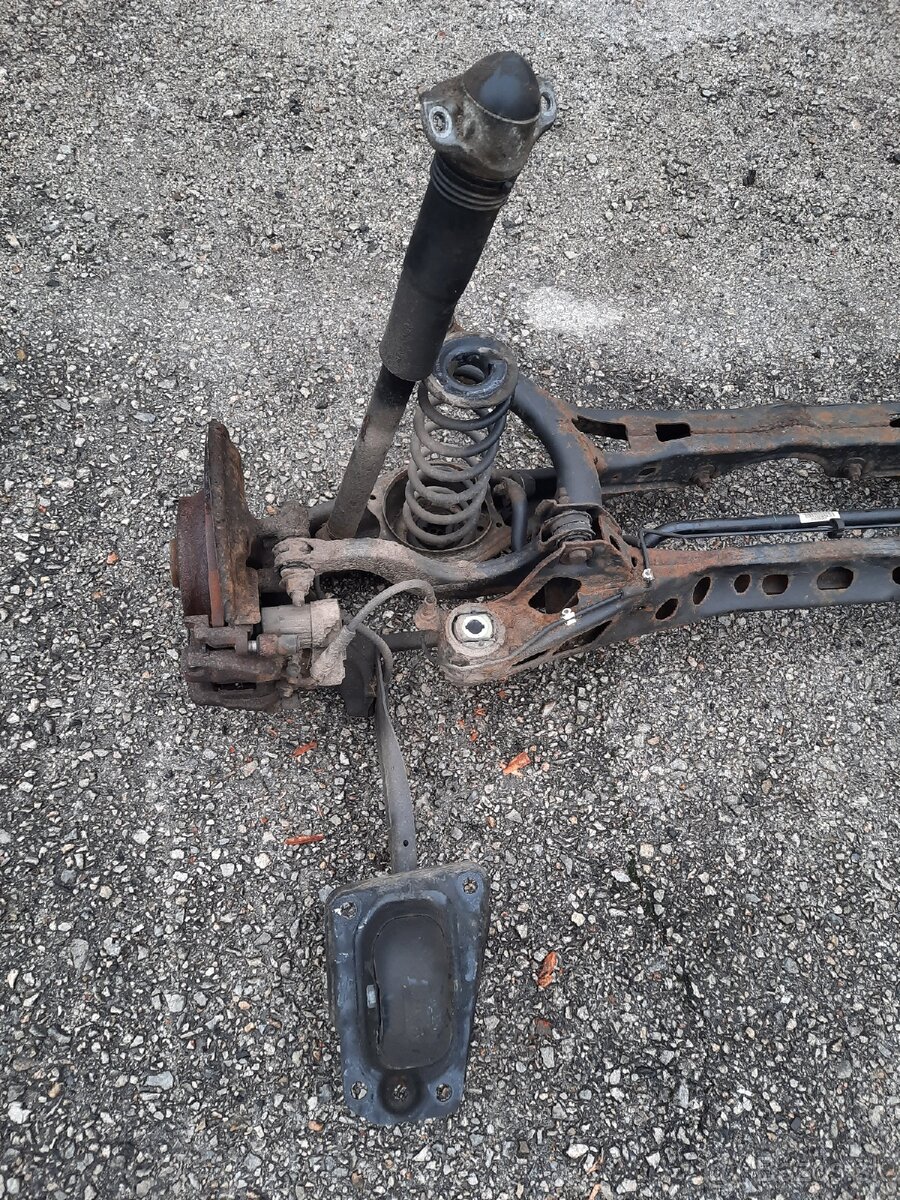 zadná náprava Passat B8 - 7