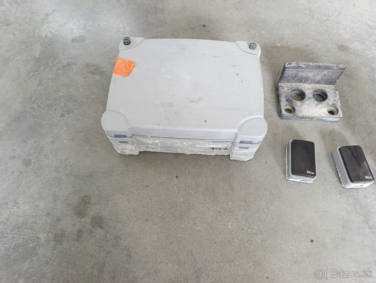 Komplet brána aj s pohonom Nice - 7