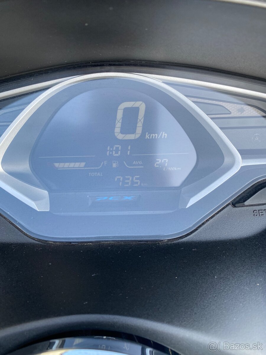 HONDA PCX 125 - najeto 734 km - 7