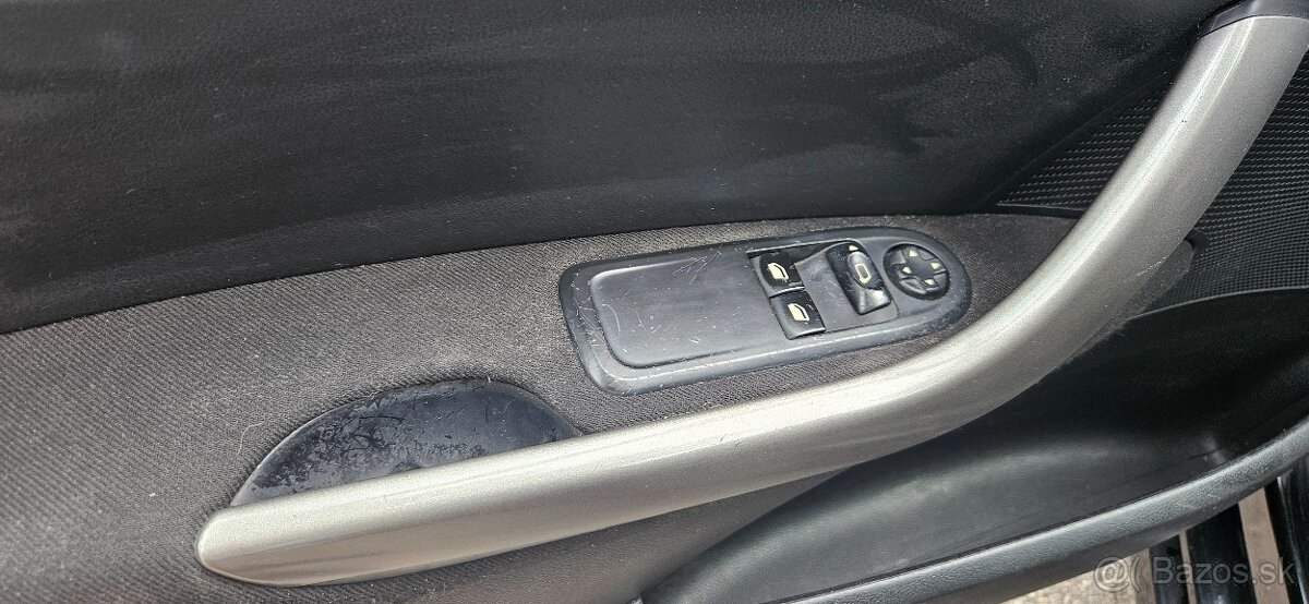 Peugeot 308 1.4i - 7
