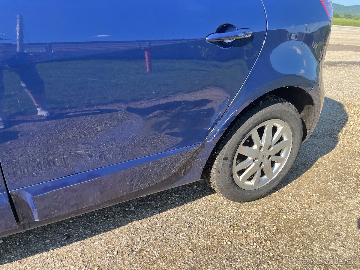 Renault Megane Scenic 1.5 - 7