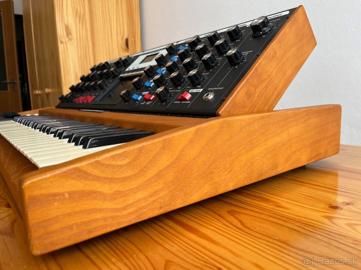 Moog Minimoog Voyager (2002) - 7