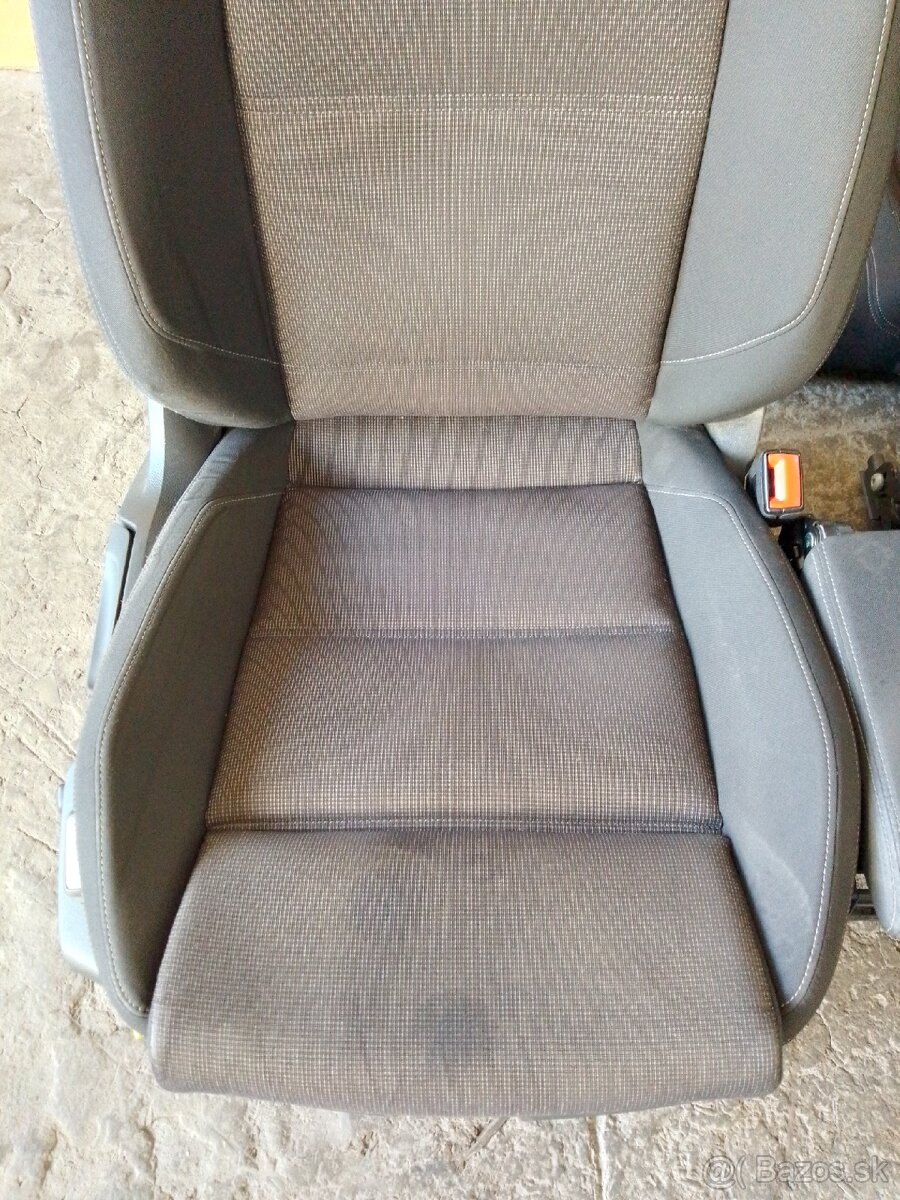 sedadlá VW Passat B8 predné vyhrievané - 7