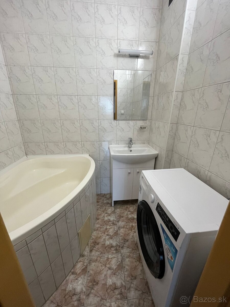3-izbový byt (65 m²) s balkónom – HLOHOVEC- voľný ihneď - 7