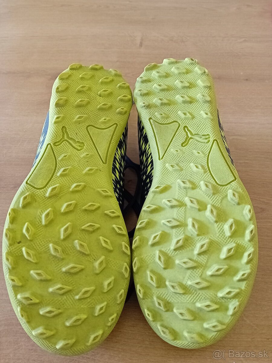 Predám detské turfy PUMA + kopačky LOTTO vel.č.31 - 7