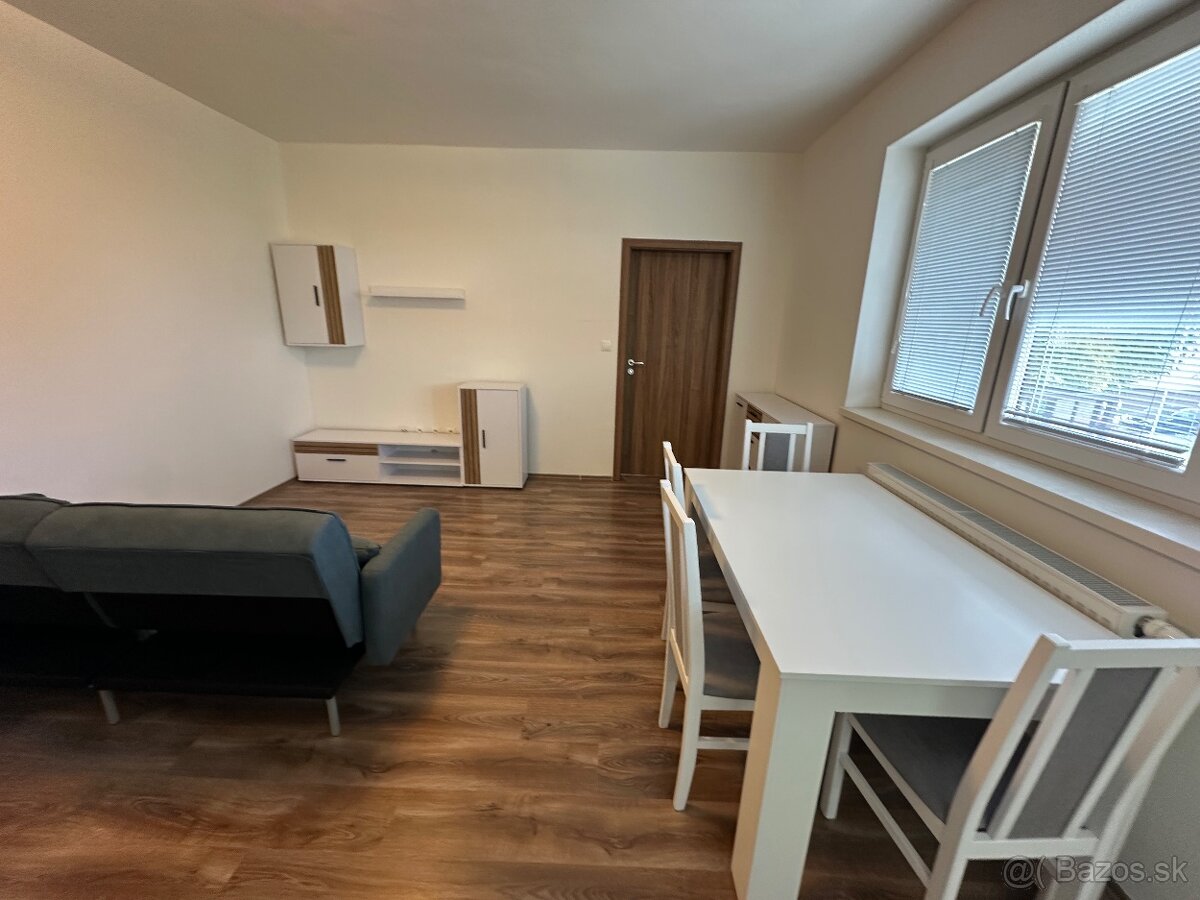 Ponúkam Vám na prenájom 2 izbový byt s balkónom na 1.poschod - 7