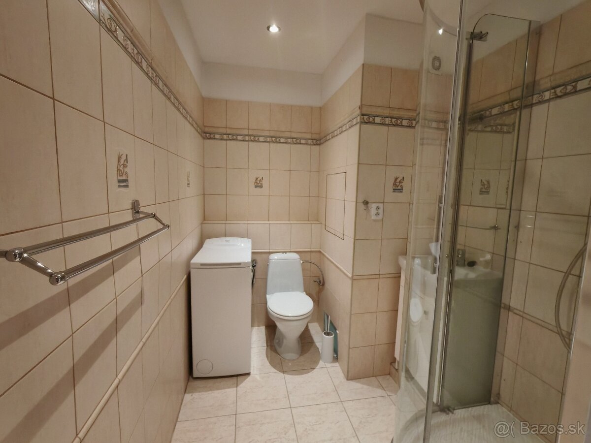 Garsónka s balkónom, Sihoť - 7