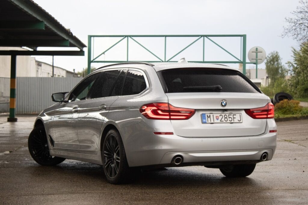 BMW 520d Touring z roku 2017 - 7