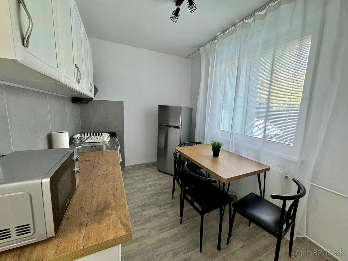 Na prenájom novozrekonštruovaný 2 - izbový byt VK - 7