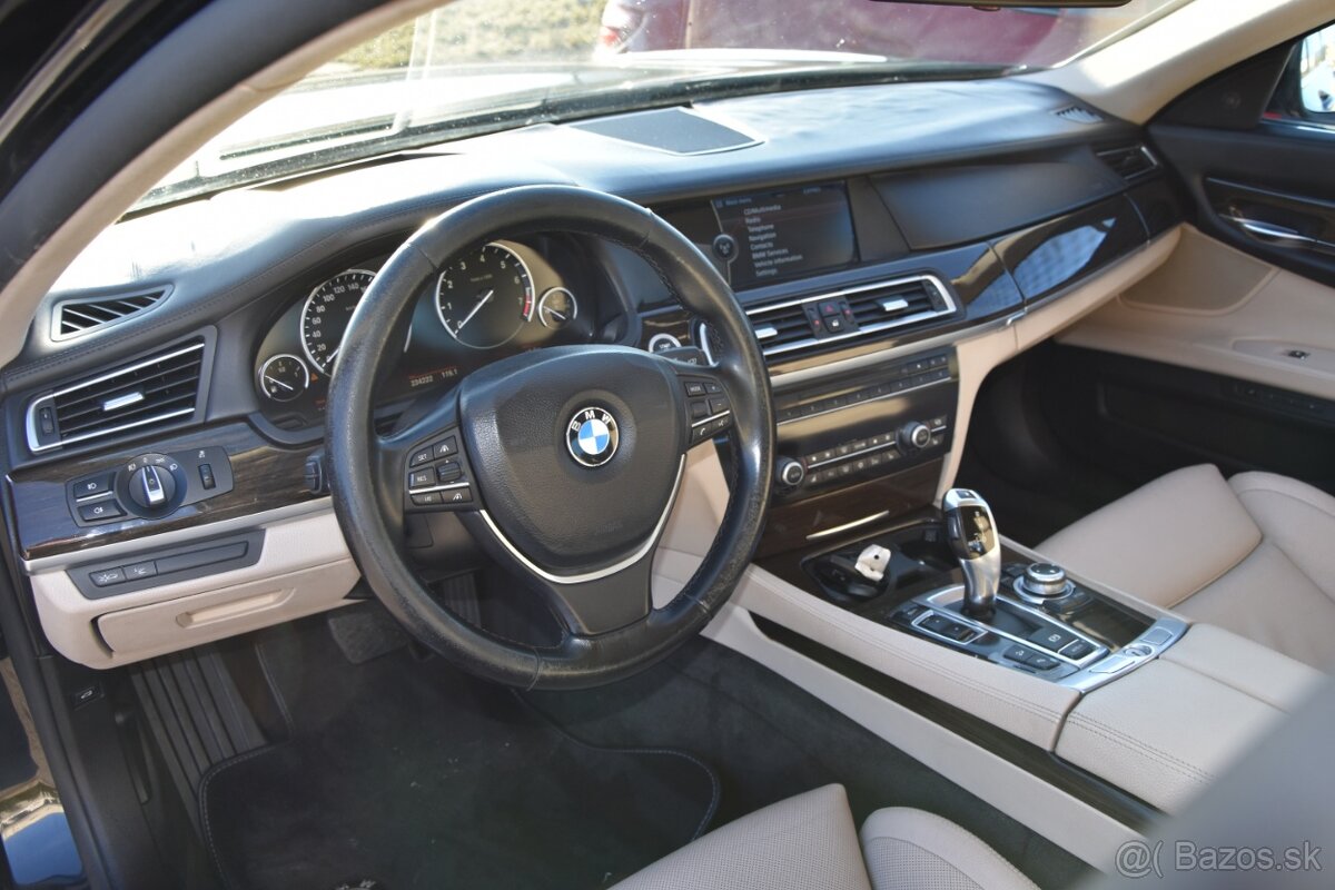 BMW Rad 7 750i xDrive - 7