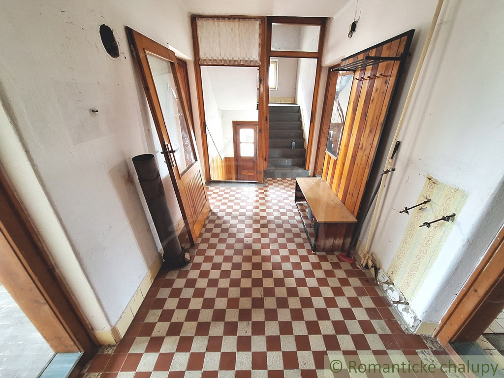 Priestranný dom na Liptove, ktorý má výhľad z izby na Kriv - 7