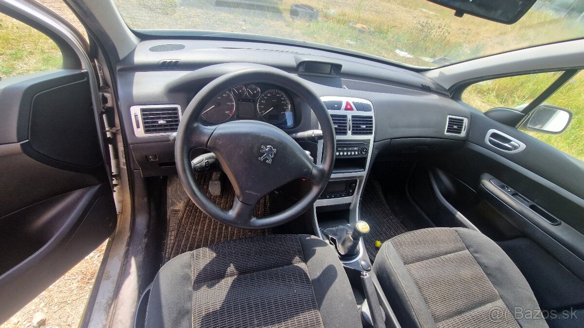 Predám náhradné diely na peugeot 307sw 1.6hdi rok výroby 200 - 7