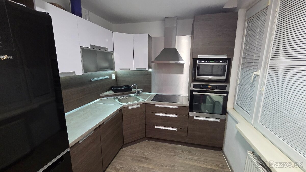 Prenajmem prerobený, zariadený 3 izbový byt vo Zvolene - 7