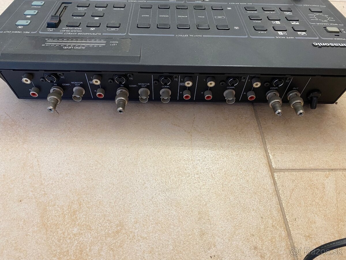 Titulkovač a video mixer - 7