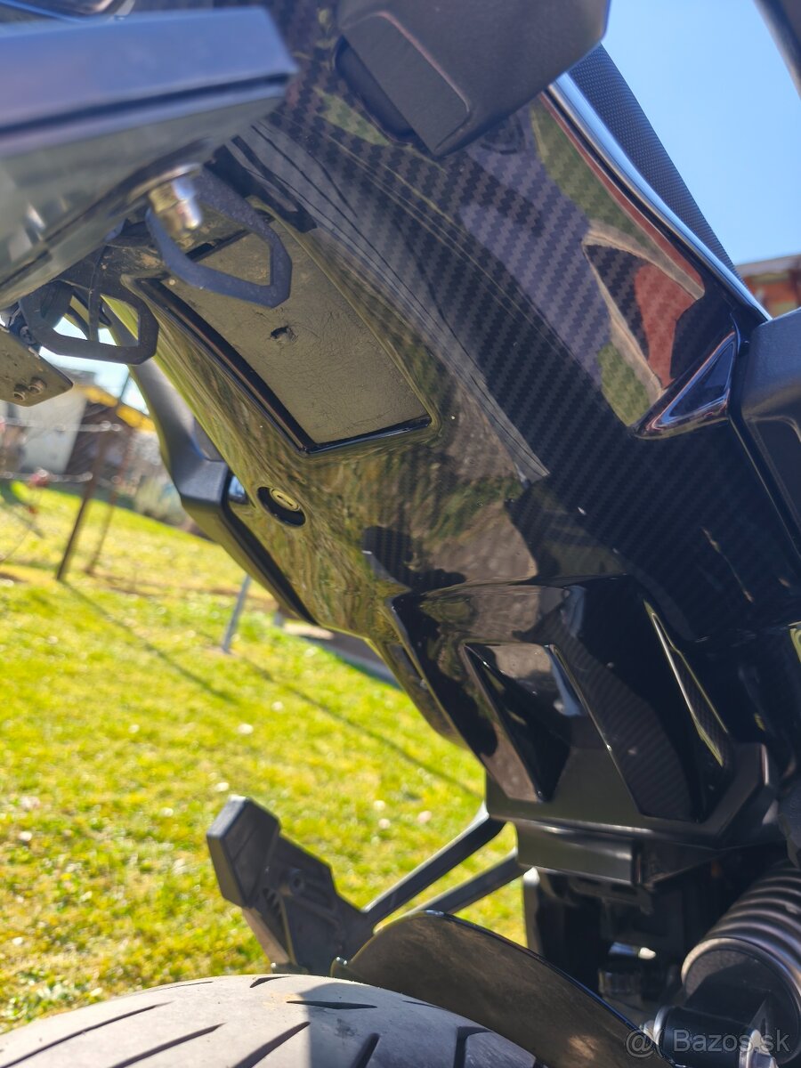 Kawasaki Ninja 1000SX - 7