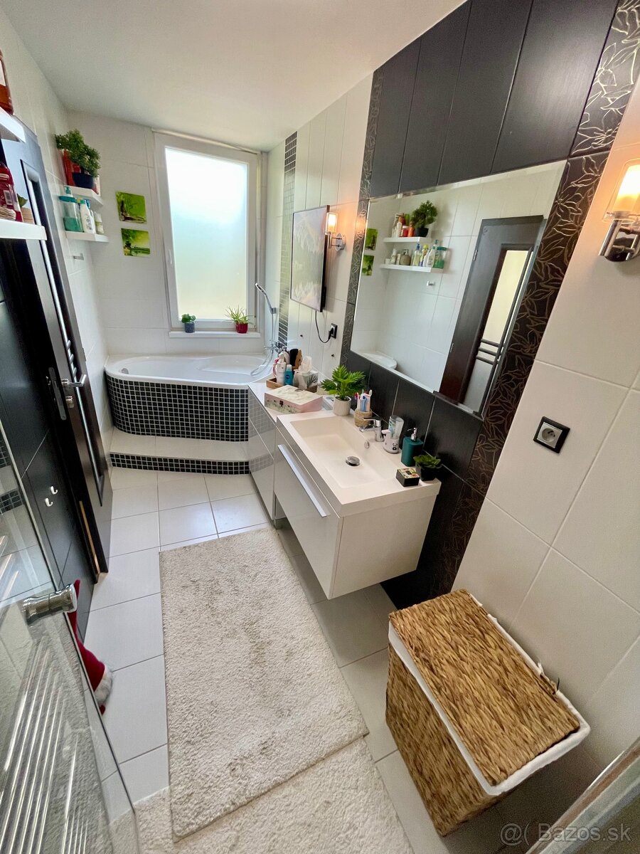Zariadený 3 izbový byt v Komárne - 7