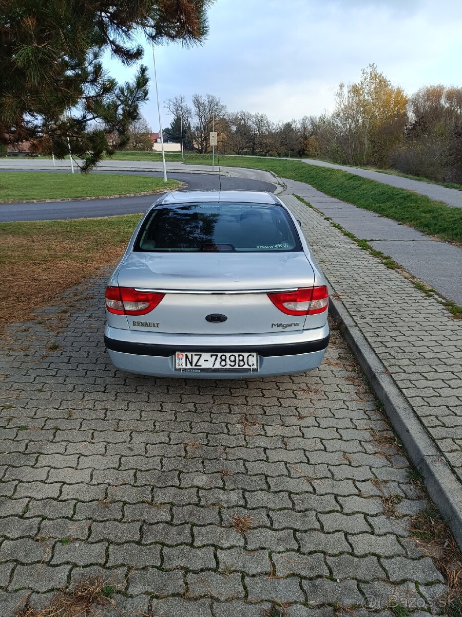 RENAULT MÉGANE CLASSIC 1,8 16V - 7