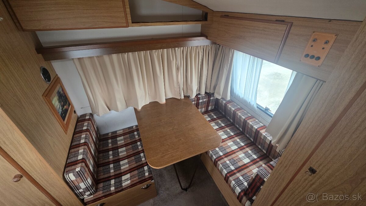 Obytny prives Roller Palace 400 - strieska, Truma - 7