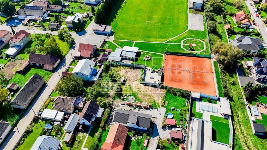 Na predaj pozemok so stavebným povolením - Dražkovce - 7