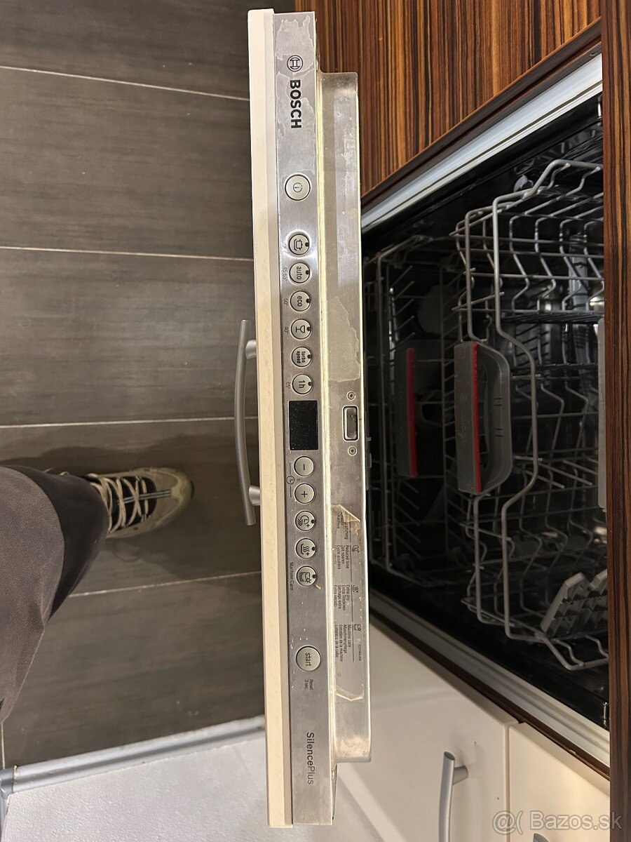 Predam kuchynsku linku s umyvackou a digestorom - 7